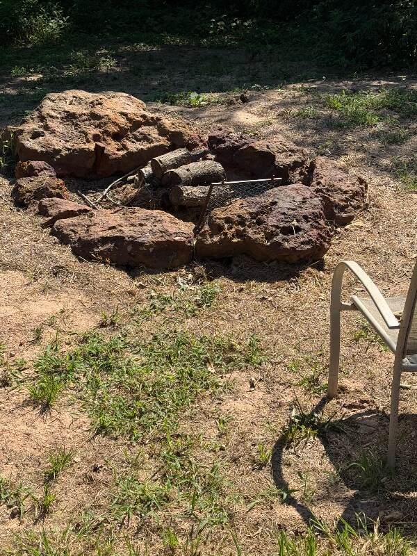 Building Photo - 132 Lindsey Rd