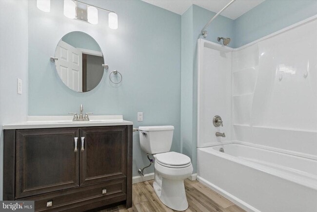 Building Photo - 5503 Drawbridge Ct