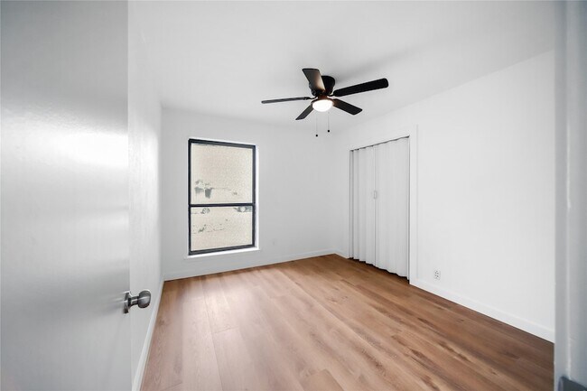 Building Photo - 1637 Stroud Ln