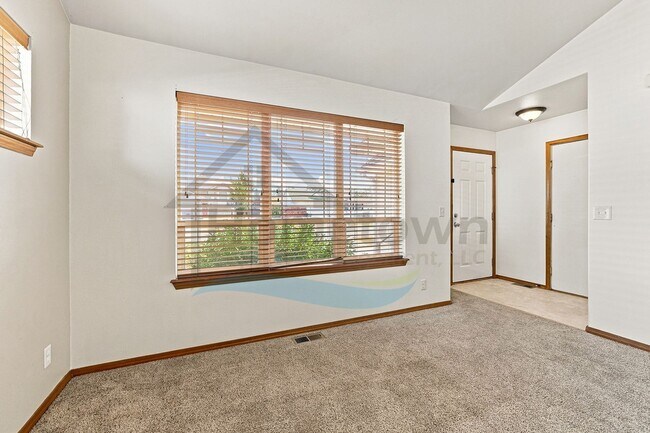 Building Photo - 7533 N Winter View Dr