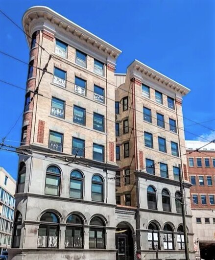 Building Photo - 115 Mt Auburn St