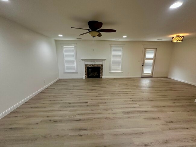 Building Photo - 2004 Bates Creek Dr