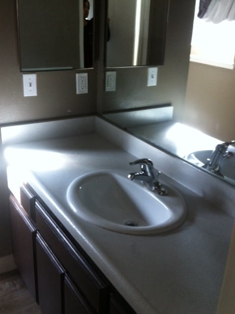 Building Photo - Beautiful 2bd+1.5ba Townhome