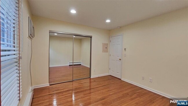 Building Photo - 8 Sewall Ave