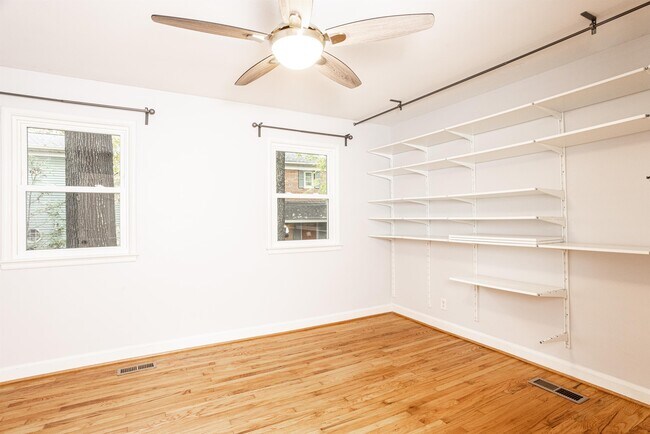 Building Photo - 8524 Manchester Rd