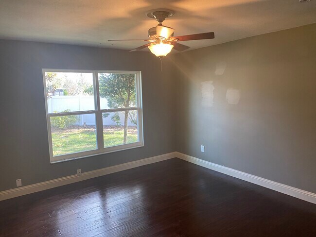 Building Photo - 109 Doe Ct