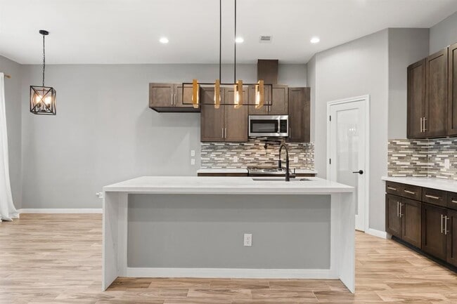 Building Photo - 12511 Savage Ct