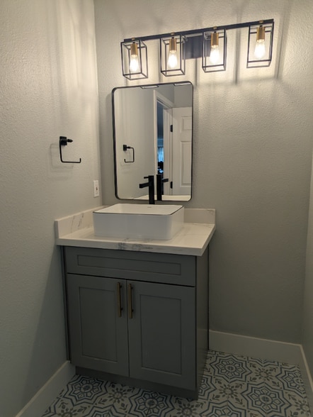 Building Photo - 12290 Dyer Ct