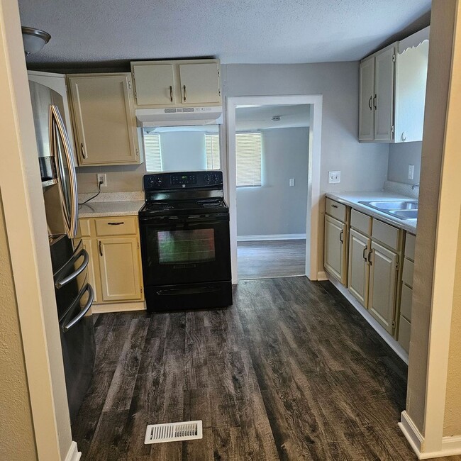 Building Photo - Charming 2 Bedroom Home in Independence!