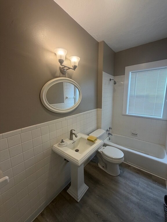 Building Photo - 531 Ash St