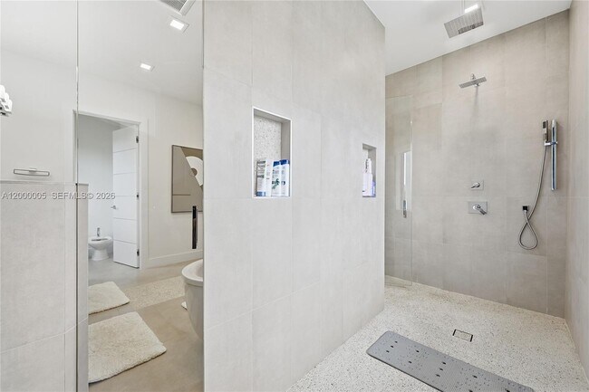 Building Photo - 3300 NE 170th St