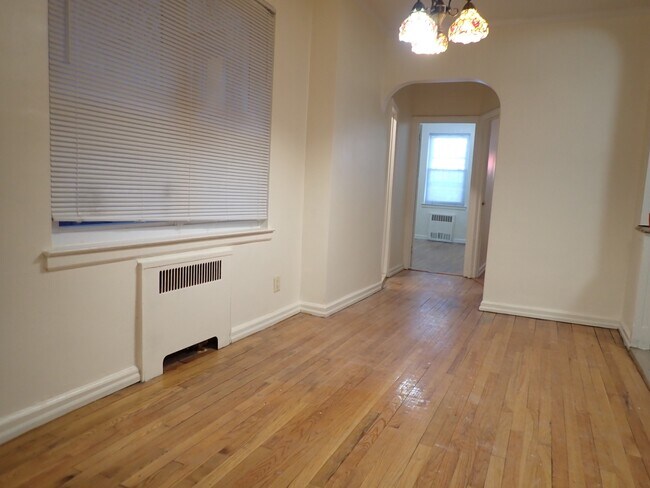 Primary Photo - 386 E 54th St