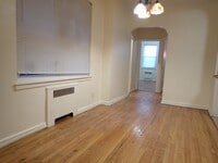 Building Photo - 386 E 54th St