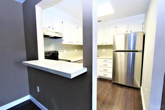 Building Photo - 604 Ravens Crest Dr