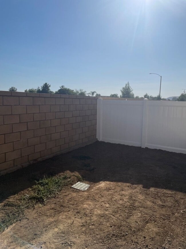 Building Photo - Beautiful New Home