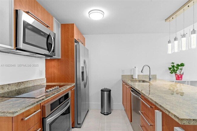 Building Photo - 185 SW 7th St