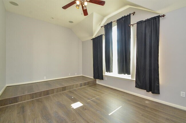 Building Photo - 6726 Oakman Ln