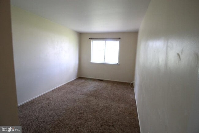 Building Photo - 12 Coriander Dr