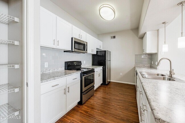 Building Photo - 17374 N 89th Ave