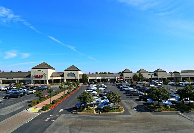 Redwood Shores shopping - 785 Portwalk Plz