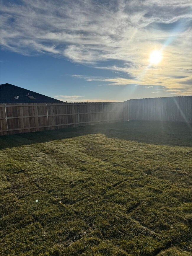 Building Photo - New build "Be the 1st to live THERE" 3/2/2 CISD 1/2 off special 1st month's rent