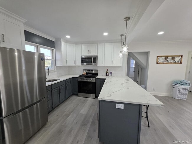 Building Photo - 113 Yoakum Ave