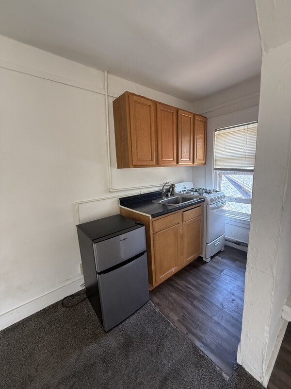 Building Photo - 632 Howard Pl