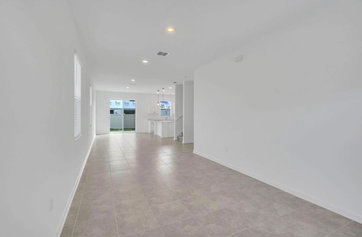 Building Photo - 2550 Skyline Lp