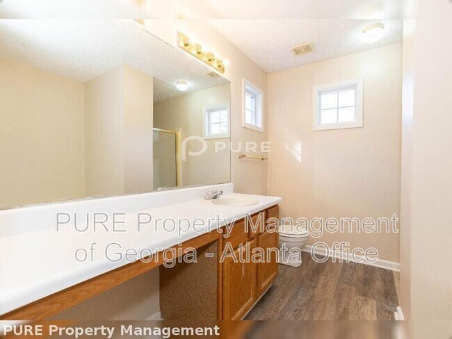 Building Photo - 624 Bedford Ct