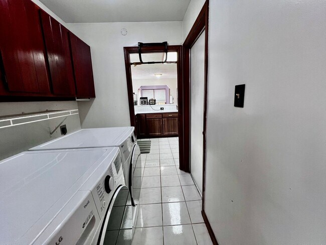 Building Photo - Spacious 3 bedroom home in Wesleyan Chase