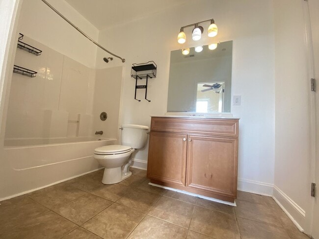 Building Photo - Broad Creek