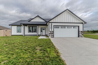 Building Photo - Please View 3D Virtual Walk-Through Before...
