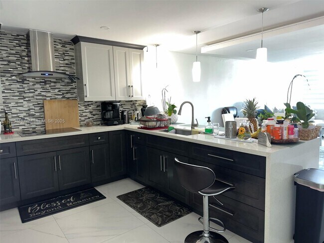Building Photo - 9125 SW 77th Ave