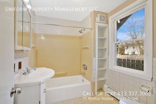 Building Photo - 15 Myrtle Ave