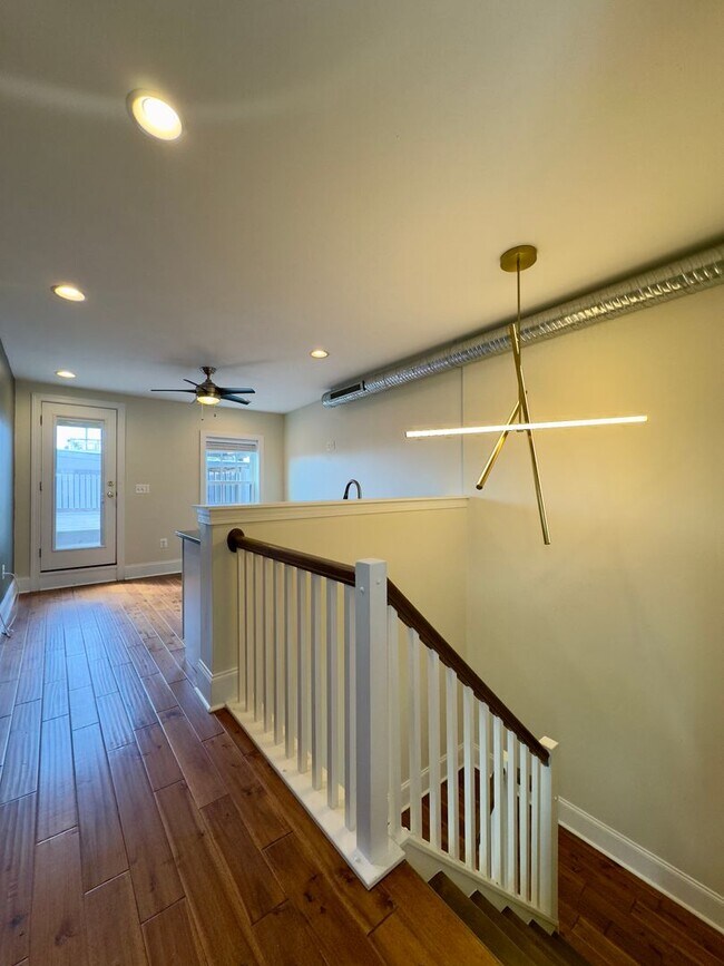 Building Photo - Elegant 3 Bedroom/3.5 Bathroom Townhome in...