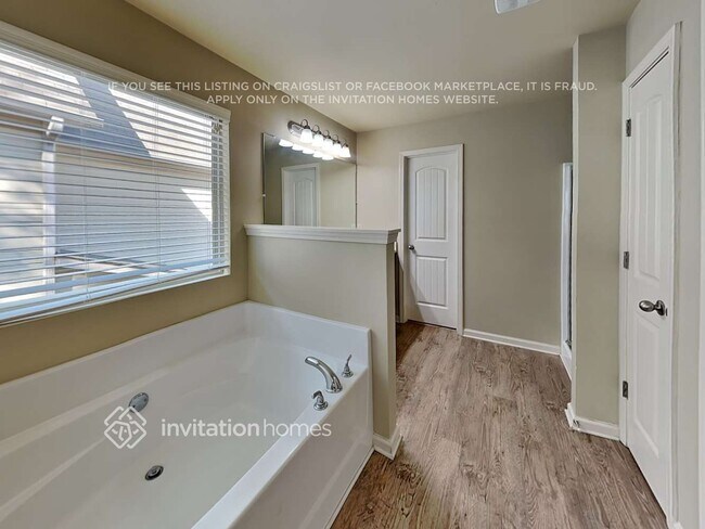 Building Photo - 436 Grenier Terrace NE