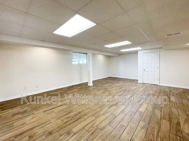 Building Photo - 2746 Brookrun Dr