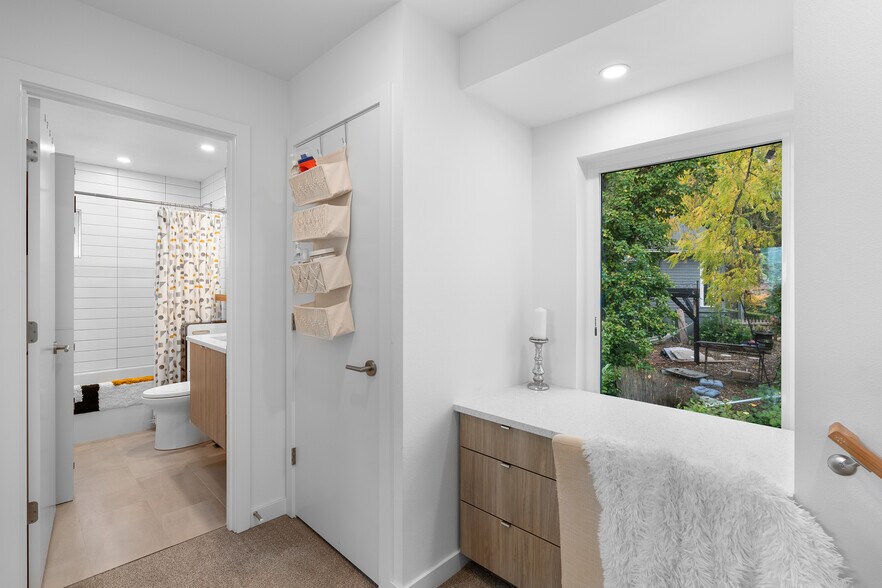 Building Photo - 3590 SW Patton Rd