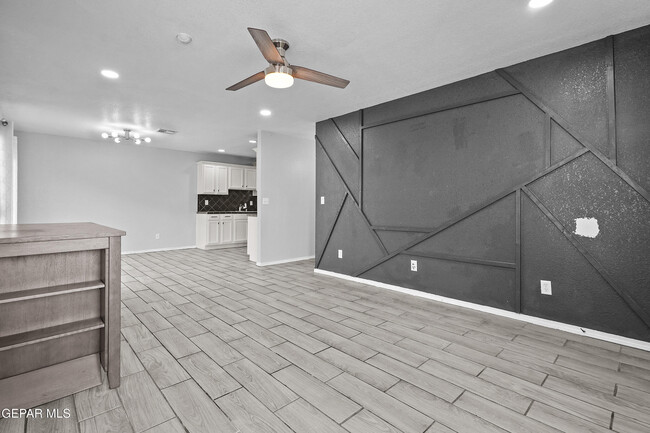 Building Photo - 12732 Roberto Nunez Ln
