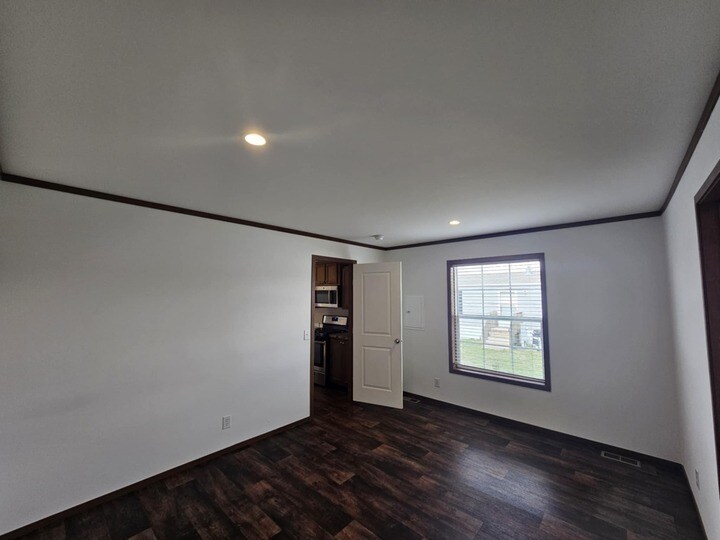 Building Photo - 76 Meggan Dr