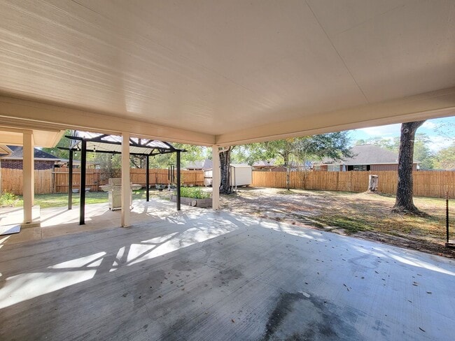 Building Photo - Welcome to your next home in the heart of Downtown Cleveland, Texas! This inviting 3-bedroom, 2-b...