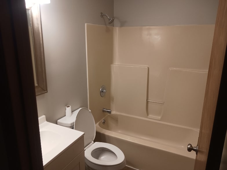 Building Photo - 811 Bruns Ln