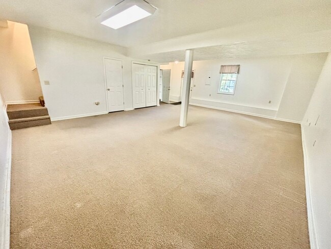 Building Photo - 3 Bedroom Home in Danville!