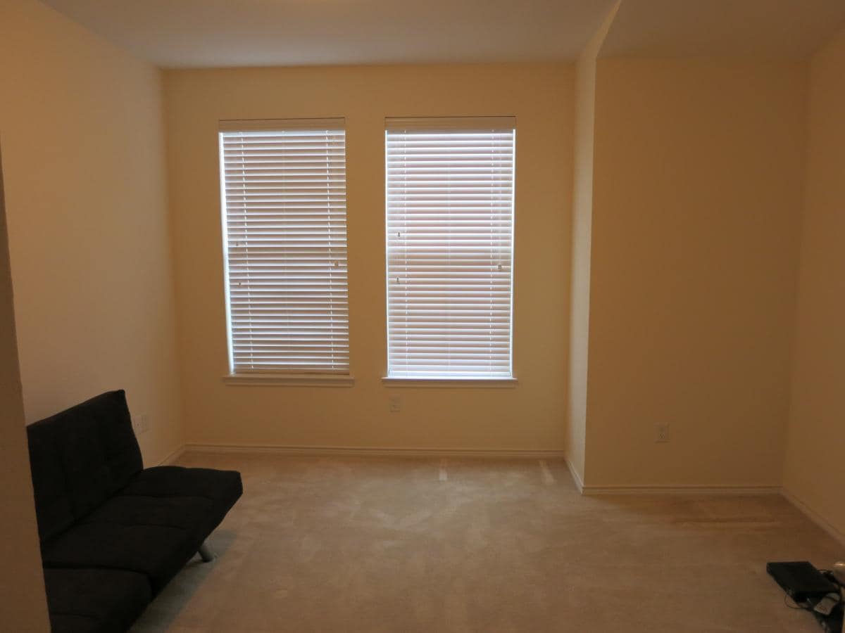 Building Photo - 1206 Emerald Glen