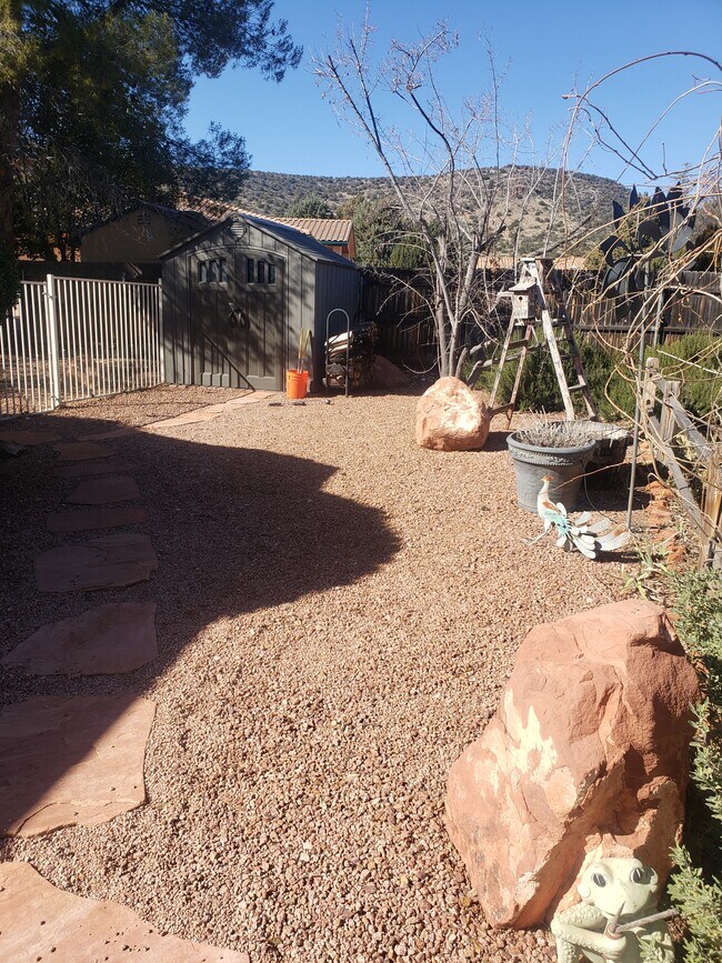 Building Photo - 70 Red Fox Ln