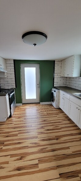 Building Photo - 513 Blue Eagle Ave