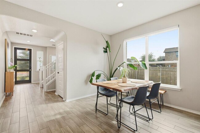 Building Photo - 1506 Dragonfly Loop