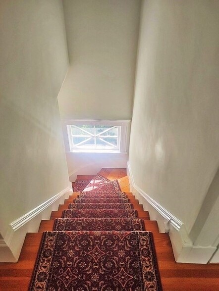 Building Photo - 9 Victoria St