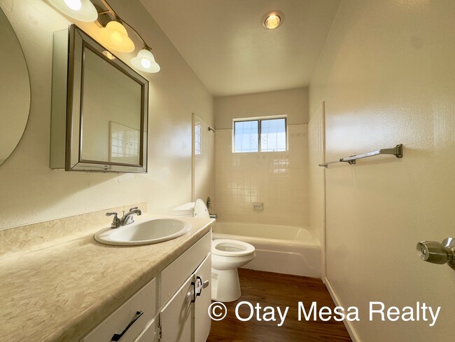 Building Photo - Charming 3-Bedroom Home with Expansive Outdoor Space