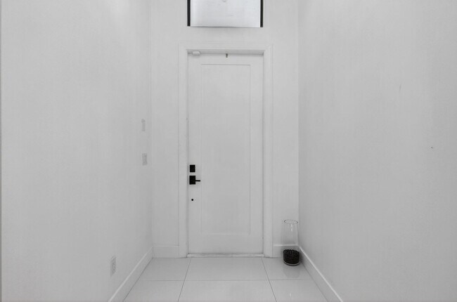 Building Photo - 10195 SW Latium Wy